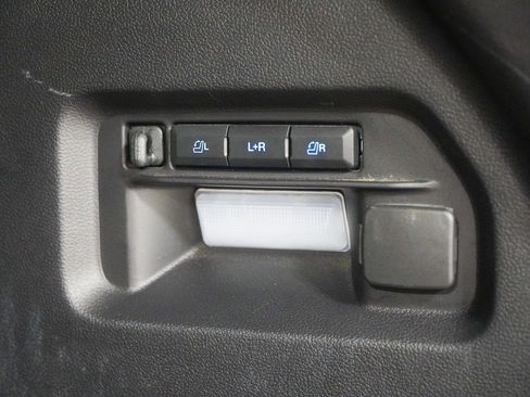 Used 2022 Ford Explorer Limited w/ Equipment Group 301A image 12