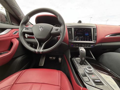 Used 2023 Maserati Levante Modena AWD/4WD image 2