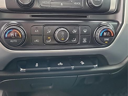 Used 2018 GMC Sierra 1500 SLE w/ SLE Value Package AWD/4WD image 26