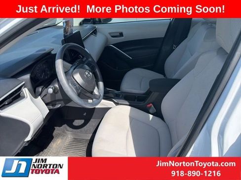 Used 2025 Toyota Corolla Cross L image 9