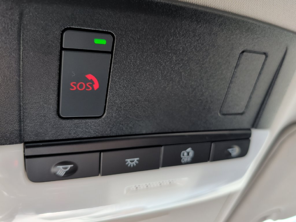 Used 2025 Nissan Altima 2.5 SV FWD image 27