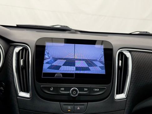 Used 2021 Chevrolet Malibu LT image 32