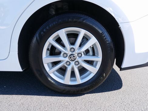 Used 2025 Toyota Camry LE image 12