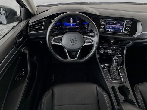 Used 2023 Volkswagen Jetta SE image 22