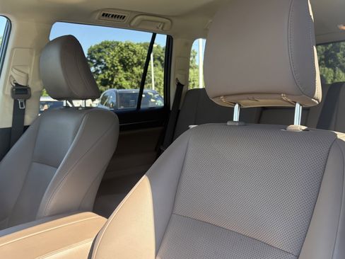 Used 2023 Lexus GX 460 Premium w/ Premium Package AWD/4WD image 18