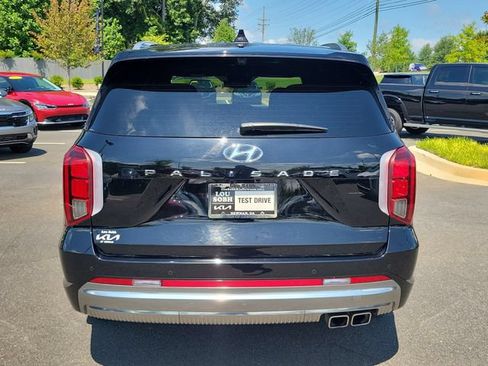 Used 2025 Hyundai Palisade Calligraphy FWD image 5