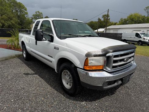 Used 1999 Ford F250 XLT RWD image 3