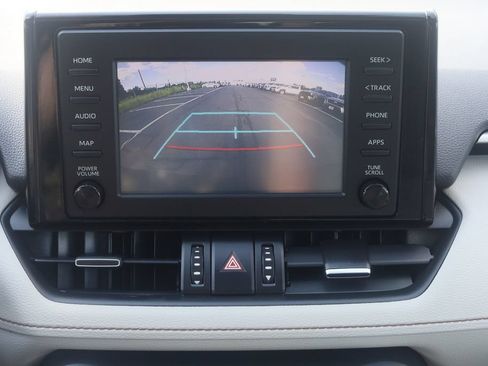 Used 2019 Toyota RAV4 XLE Premium w/ Cold Weather Package AWD/4WD image 20