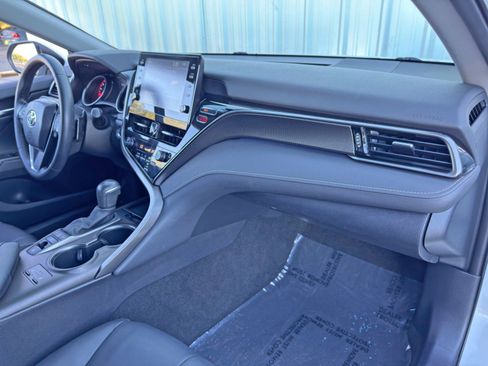 Used 2021 Toyota Camry XSE image 13
