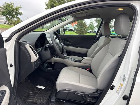 Used 2021 Honda HR-V LX image 15