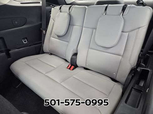 Used 2025 Ford Explorer Active w/ Active Comfort Package RWD image 11