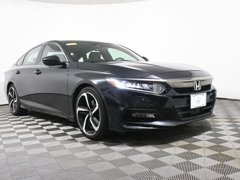 Used 2018 Honda Accord Sport image 9