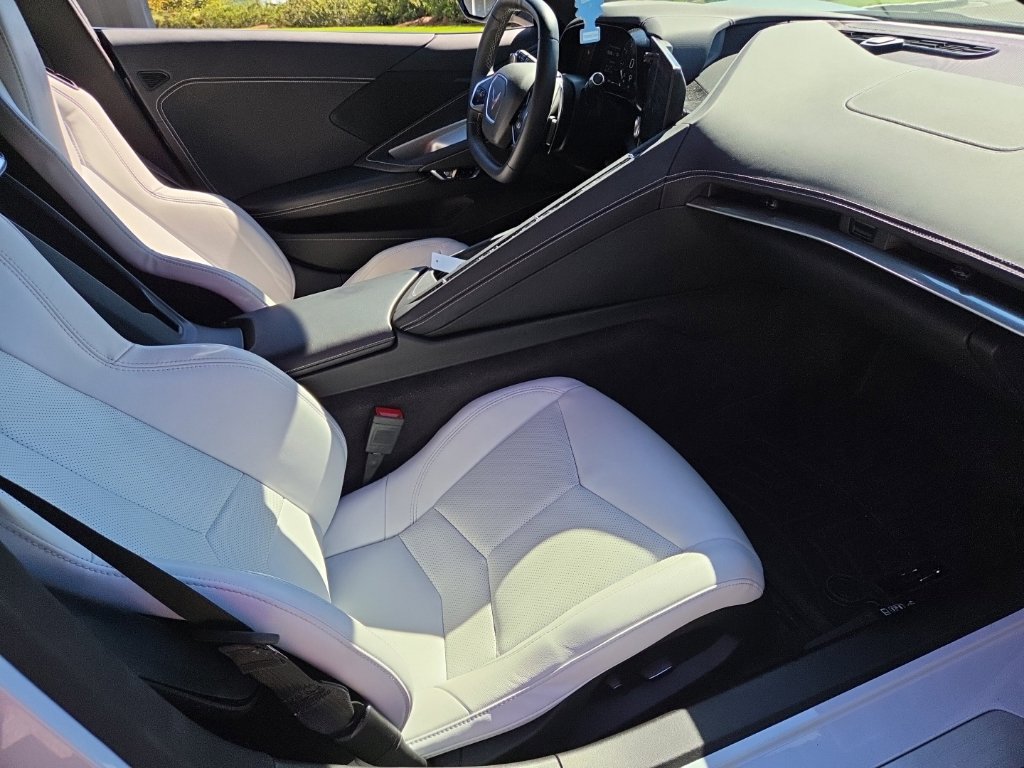 Used 2024 Chevrolet Corvette Stingray Coupe w/ 1LT RWD image 9