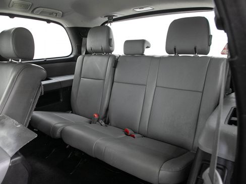 Used 2016 Toyota Sequoia Platinum AWD/4WD image 15