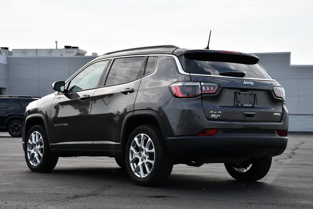 Used 2023 Jeep Compass Latitude AWD/4WD image 5
