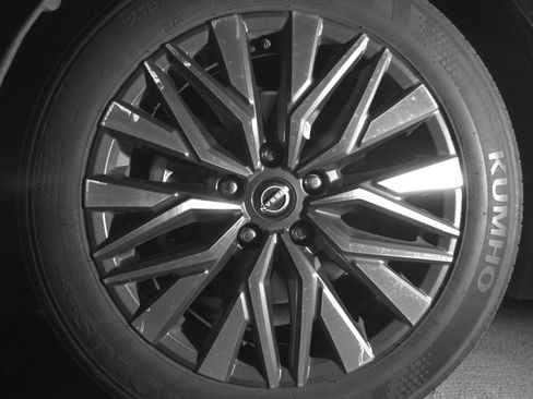 Used 2025 Nissan Altima 2.5 SV image 12