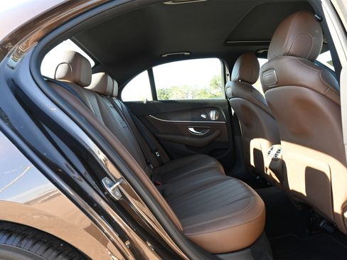 Used 2018 Mercedes-Benz E 300 E 300 image 23
