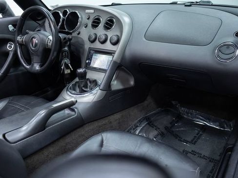 Used 2006 Pontiac Solstice Convertible w/ Premium Package RWD image 21