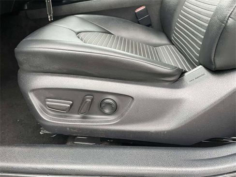 Used 2019 Toyota Camry SE image 20