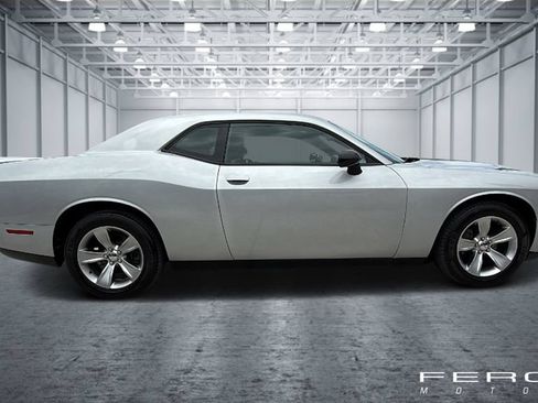 Used 2020 Dodge Challenger SXT RWD image 6