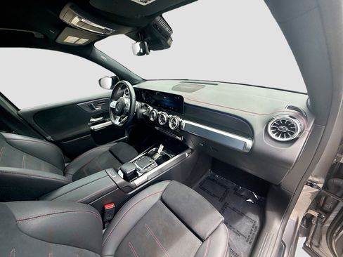 Used 2023 Mercedes-Benz EQB 300 4MATIC image 33