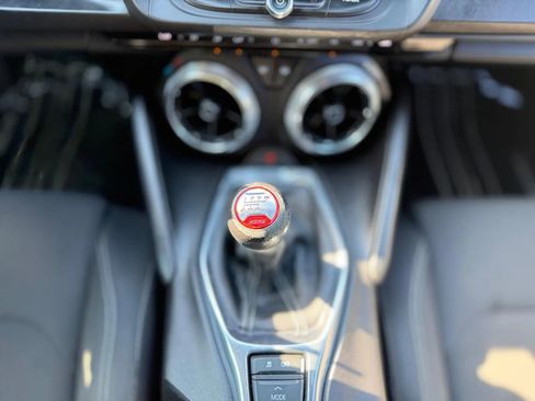 Used 2017 Chevrolet Camaro SS RWD image 18