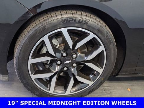 Used 2017 Chevrolet Impala LT FWD image 4