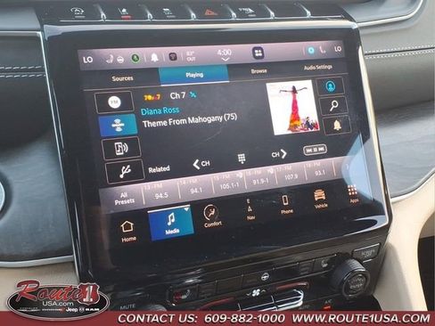 Used 2023 Jeep Grand Cherokee Limited AWD/4WD image 21