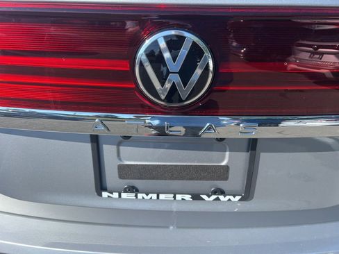 New 2026 Volkswagen Atlas SE image 8