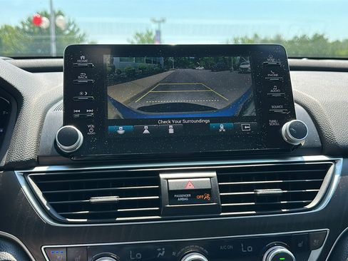 Used 2018 Honda Accord Touring image 21
