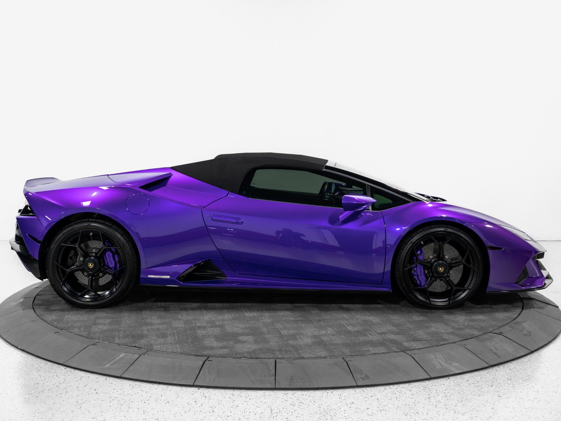 Used 2020 Lamborghini Huracan EVO AWD/4WD image 21