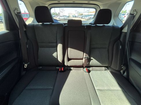Used 2025 Nissan Rogue SV FWD image 40