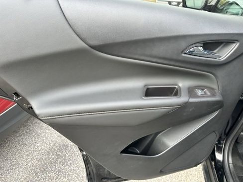 Used 2021 Chevrolet Equinox Premier image 24