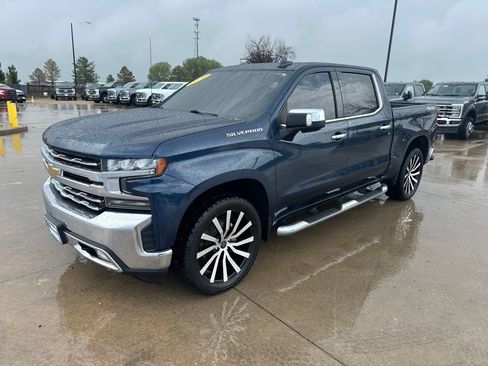 Used 2020 Chevrolet Silverado 1500 LTZ w/ LTZ Convenience Package AWD/4WD image 30