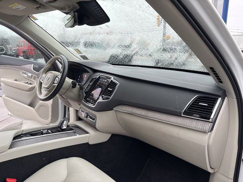Certified 2023 Volvo XC90 B5 Plus w/ Protection Package Premier image 32