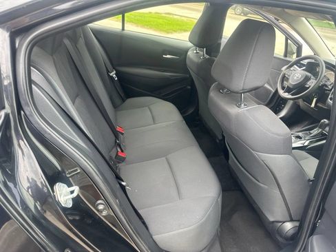 Used 2020 Toyota Corolla LE FWD image 12