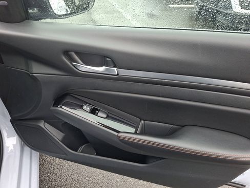 Used 2024 Nissan Altima 2.5 SR image 10