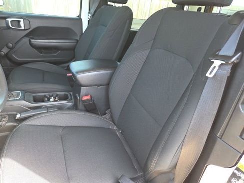 Used 2021 Jeep Wrangler Sport image 7