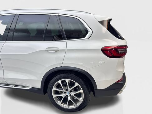 Used 2019 BMW X5 xDrive40i w/ Convenience Package AWD/4WD image 17