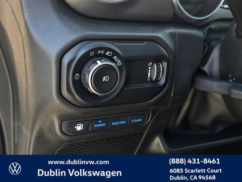 Used 2023 Jeep Wrangler Unlimited Rubicon 4xe AWD/4WD image 18