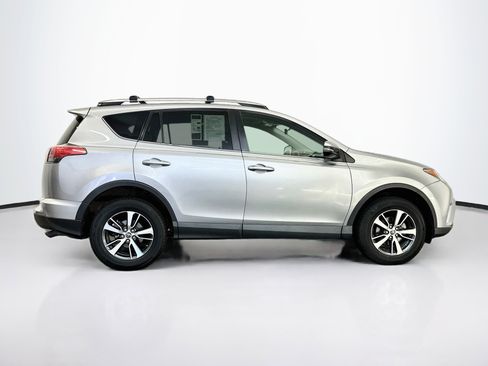 Used 2018 Toyota RAV4 XLE w/ Plus Extra Value Package AWD/4WD image 10