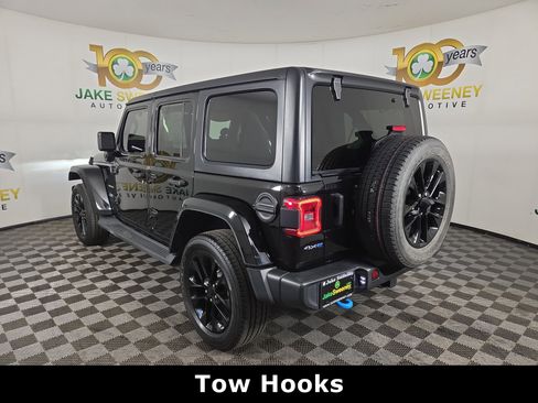 Used 2022 Jeep Wrangler Unlimited Sahara image 7