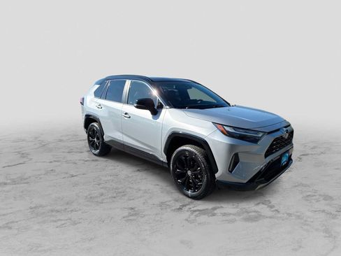 Used 2023 Toyota RAV4 XSE AWD/4WD image 2