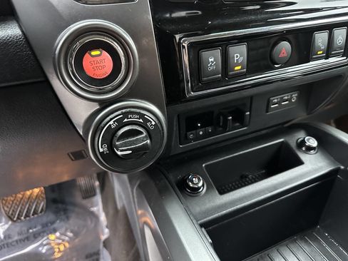 Used 2019 Nissan Titan Platinum Reserve w/ Platinum Utility Package image 22