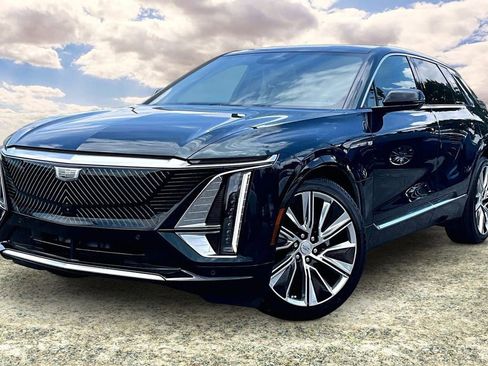 Certified 2024 Cadillac Lyriq Luxury w/ Nappa Leather Package AWD/4WD image 3