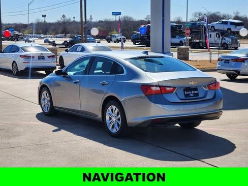 Used 2025 Chevrolet Malibu LT image 4