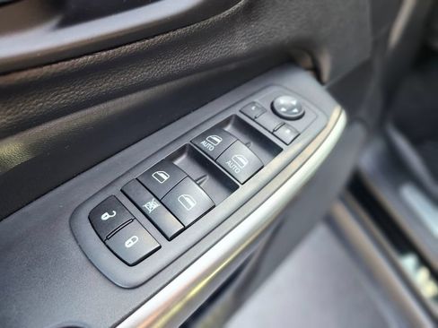Used 2020 Jeep Cherokee Limited AWD/4WD image 17