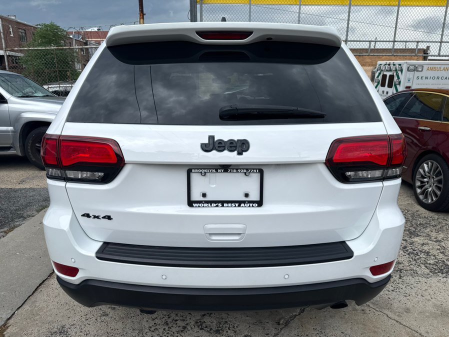 Used 2019 Jeep Grand Cherokee Laredo AWD/4WD image 5