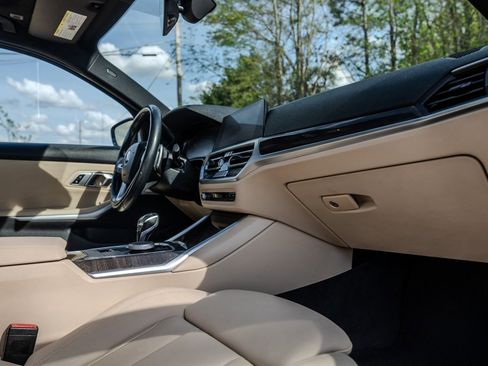 Used 2020 BMW 330i Sedan w/ Convenience Package RWD image 32