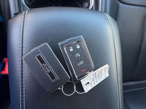 Certified 2024 Jeep Grand Cherokee Limited w/ Luxury Tech Group II image 24